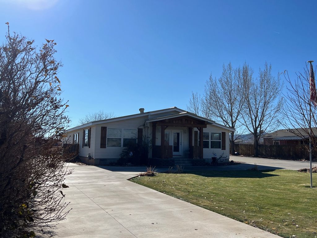 Photo of 1660 E 3500 S, Vernal, UT 84078 (MLS # 2124227)