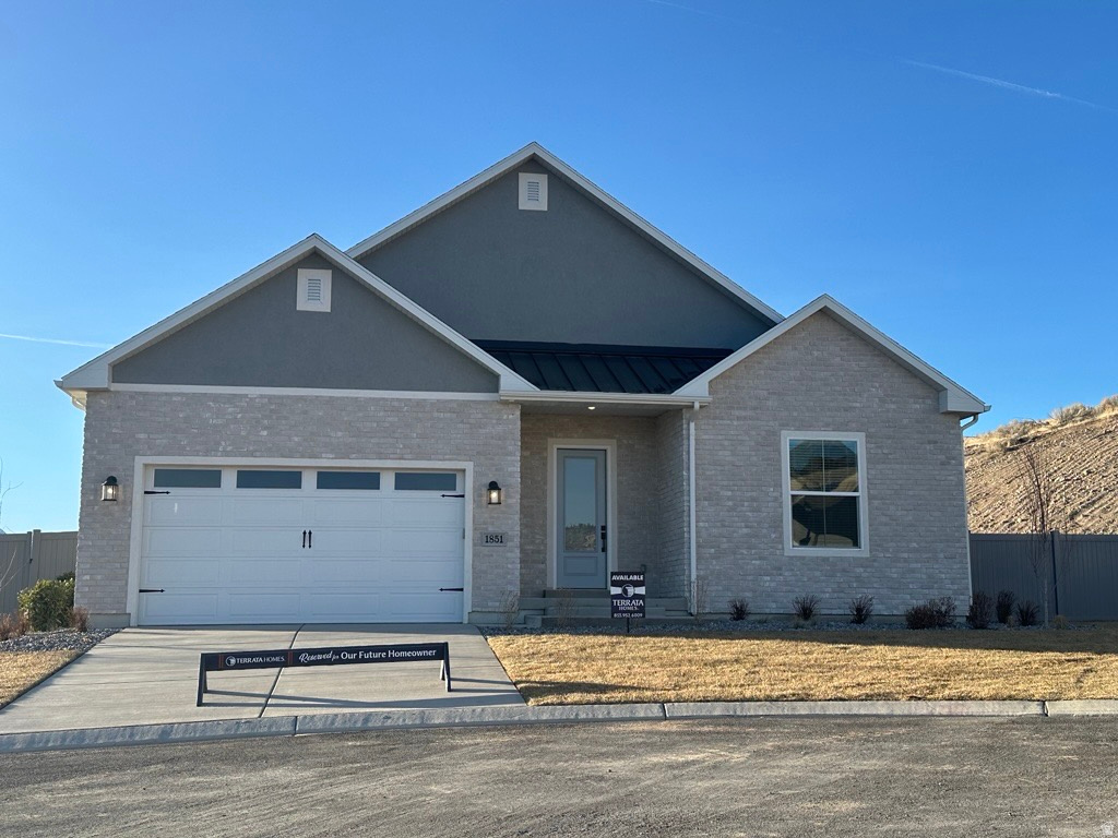 VISTAS AT SUMMIT RDG - Residential