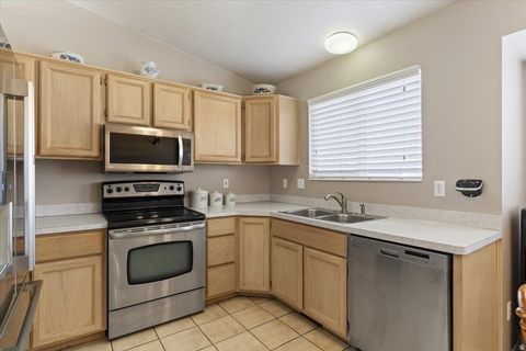 Tiny photo for 516 W 200 S, Clearfield, UT 84015 (MLS # 2135473)