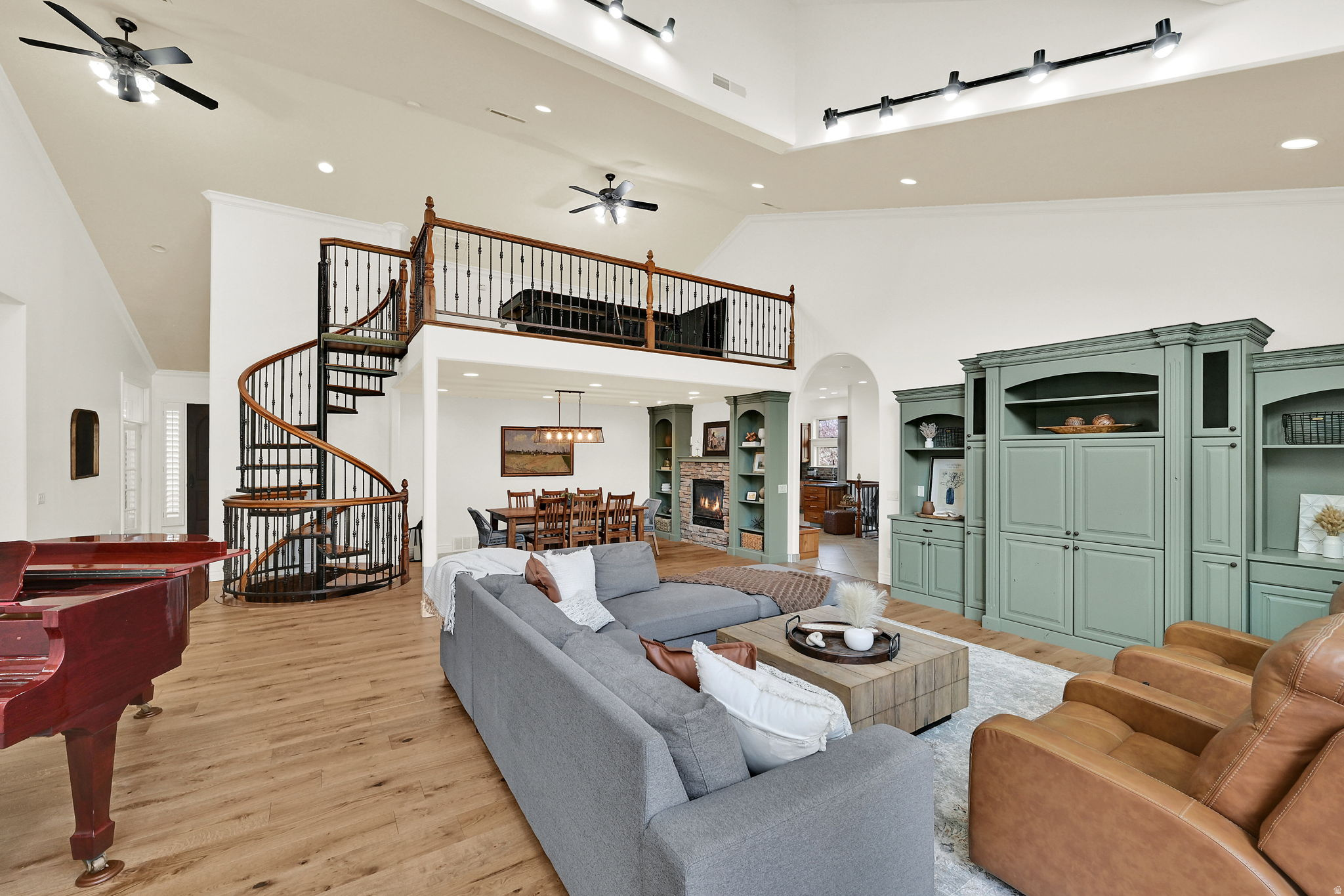 SUMMER RIDGE - Residential