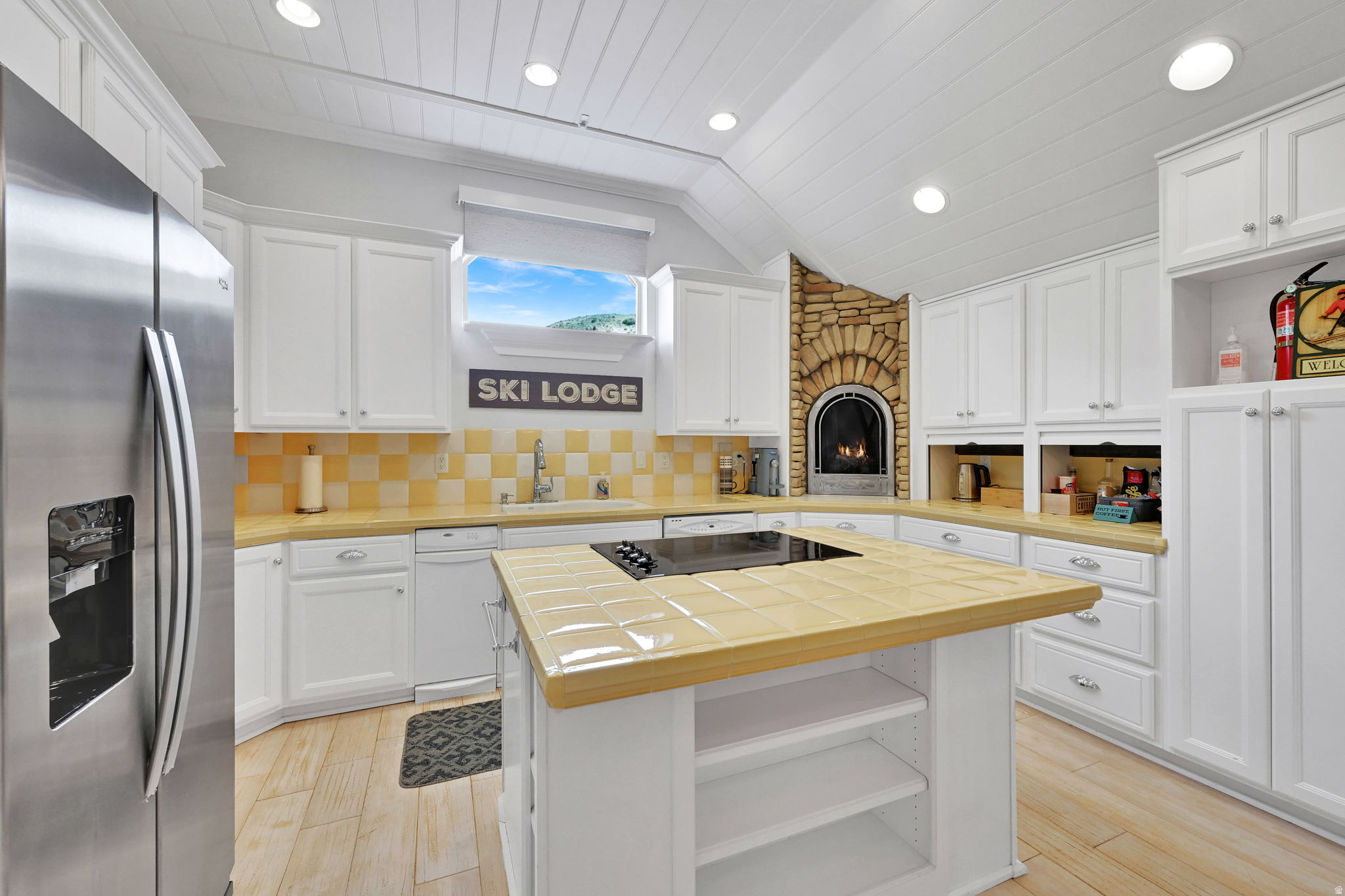 SUMMER RIDGE - Residential