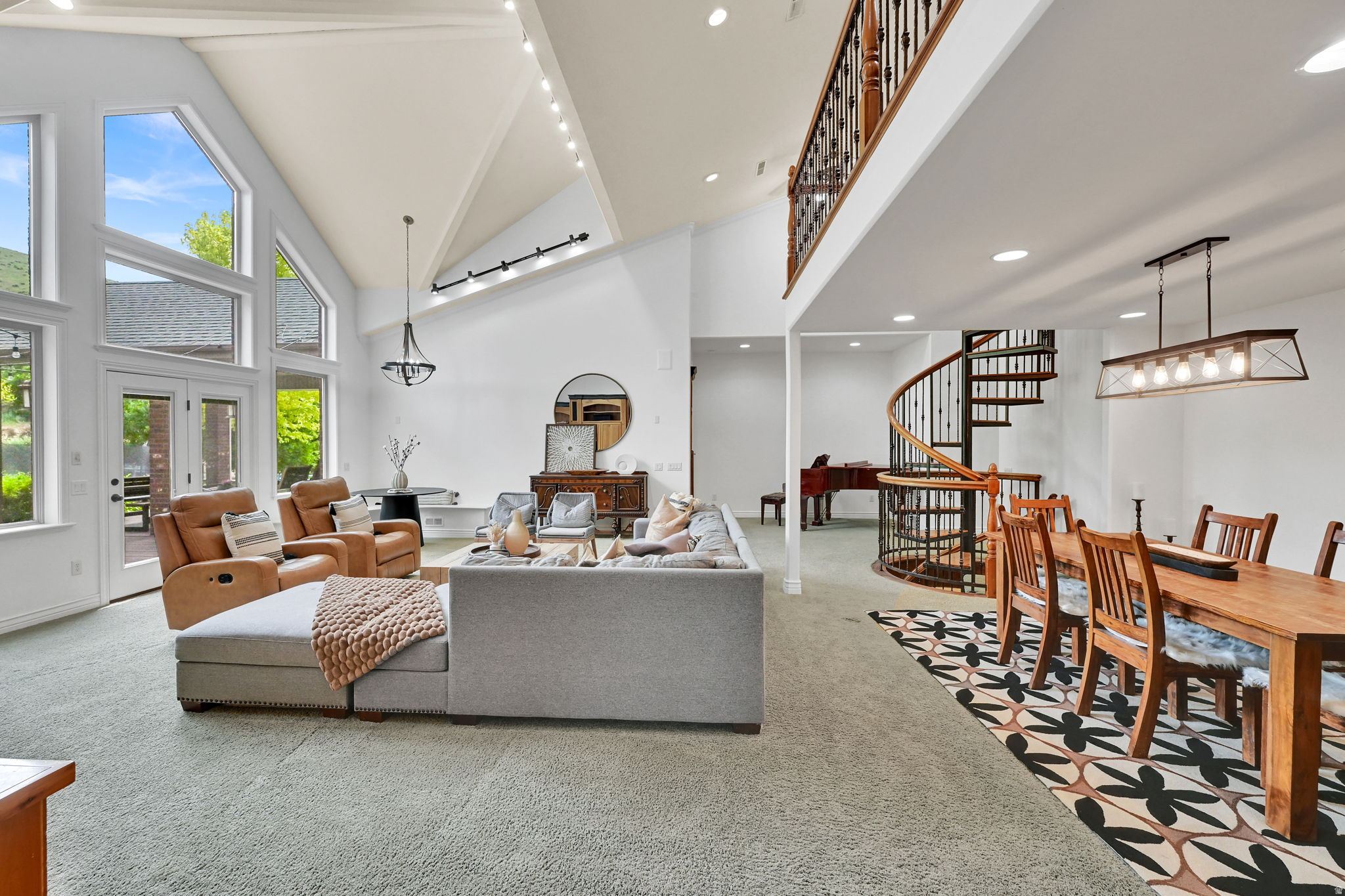 SUMMER RIDGE - Residential