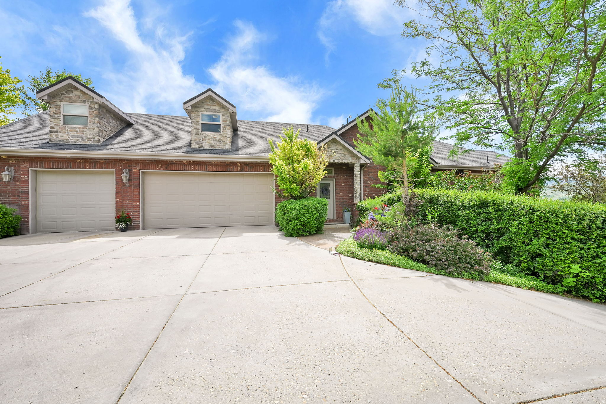 SUMMER RIDGE - Residential