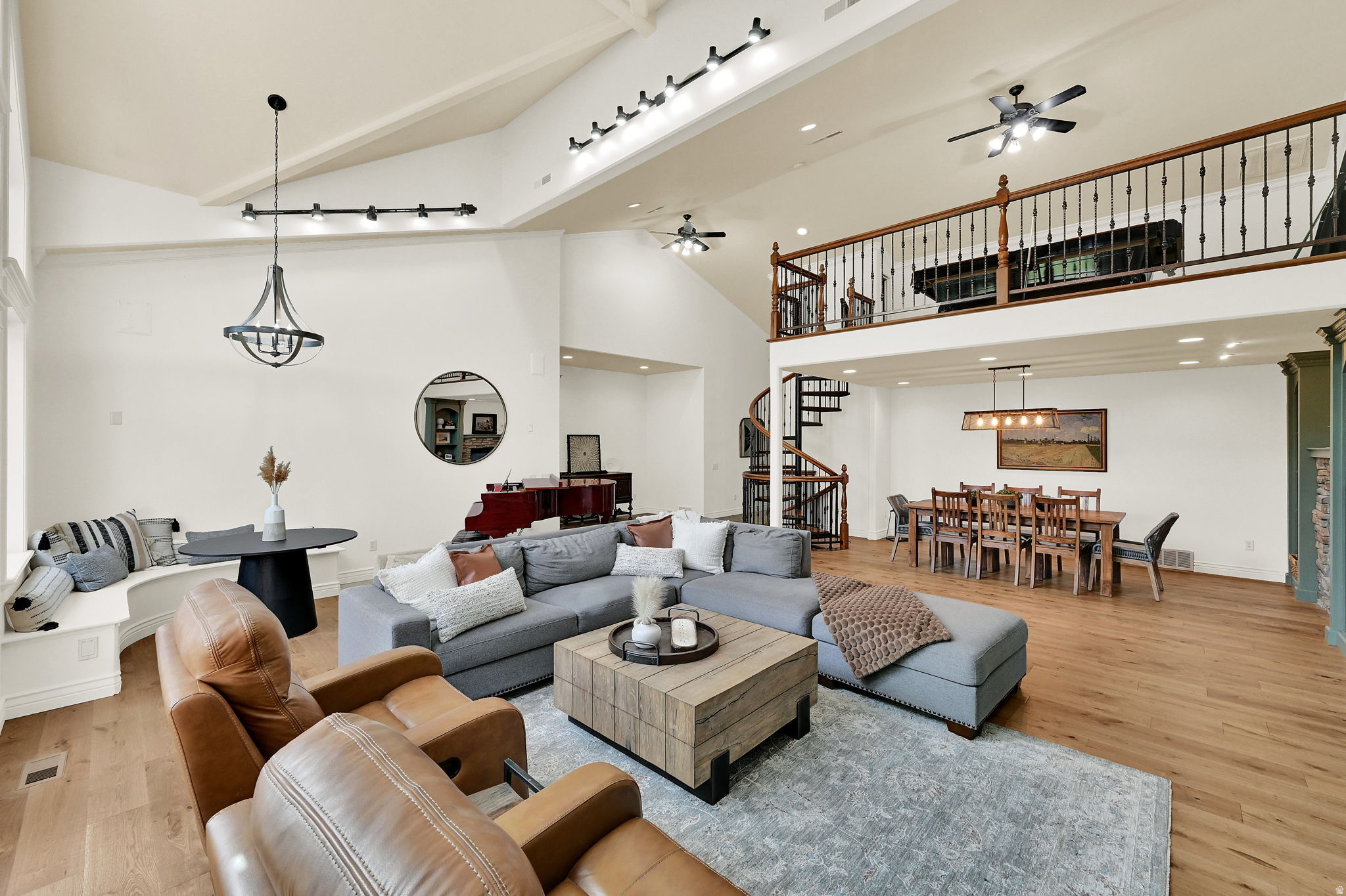 SUMMER RIDGE - Residential