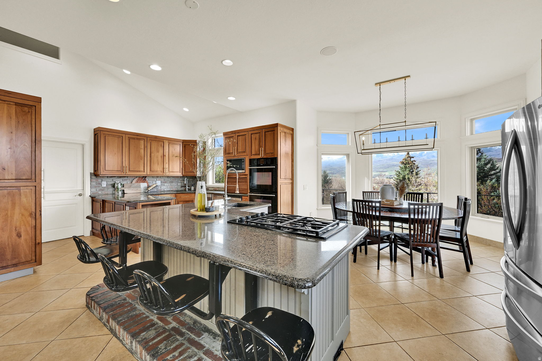 SUMMER RIDGE - Residential