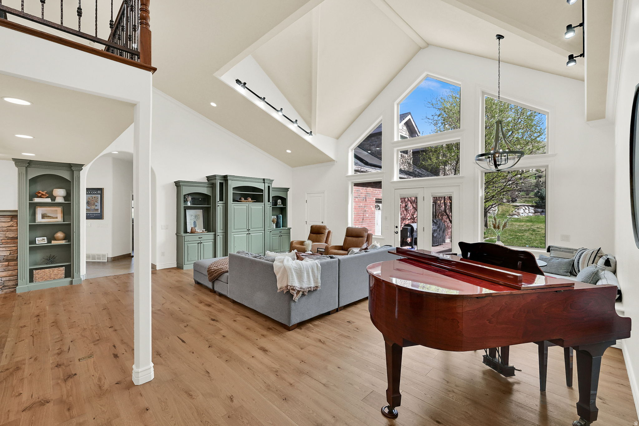 SUMMER RIDGE - Residential