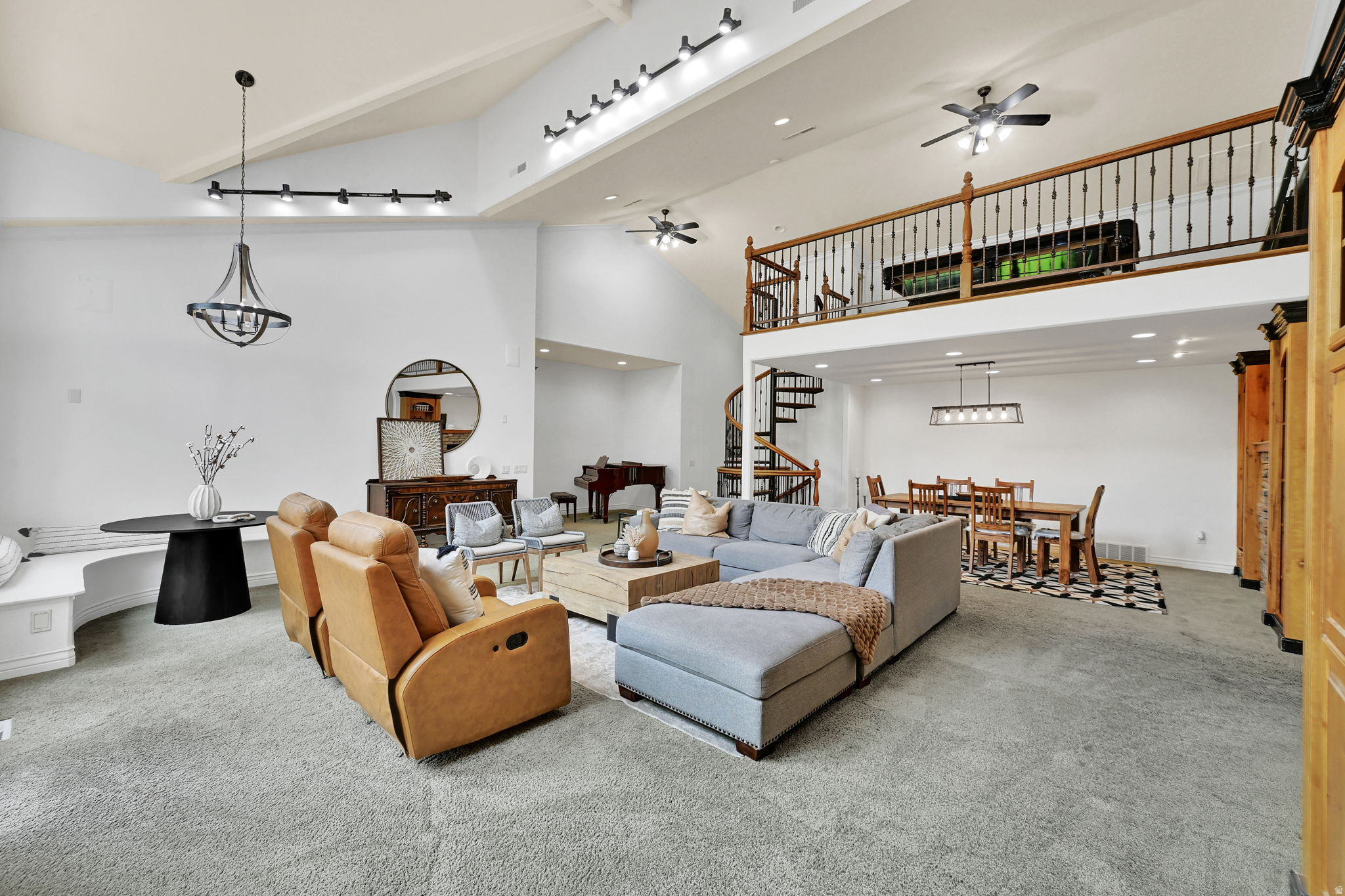 SUMMER RIDGE - Residential