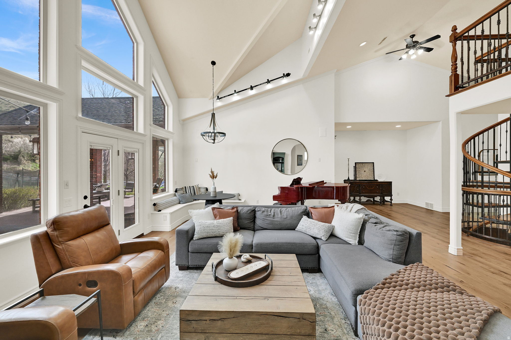 SUMMER RIDGE - Residential