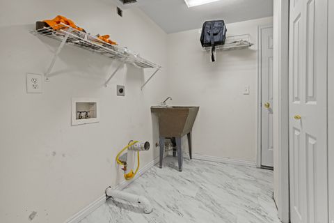 Tiny photo for 1016 E 2600 N, North Ogden, UT 84414 (MLS # 2139925)