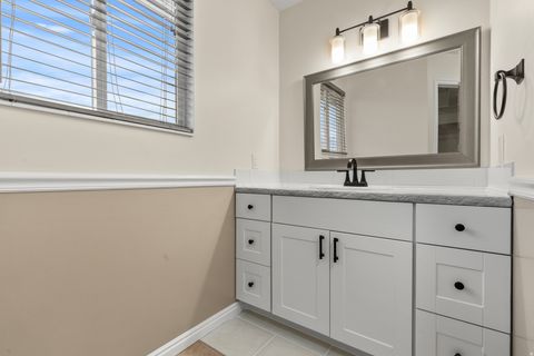 Tiny photo for 1016 E 2600 N, North Ogden, UT 84414 (MLS # 2139925)