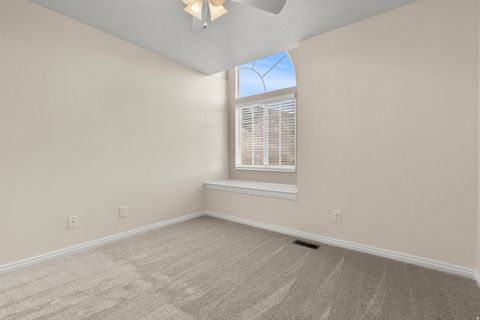Tiny photo for 1016 E 2600 N, North Ogden, UT 84414 (MLS # 2139925)