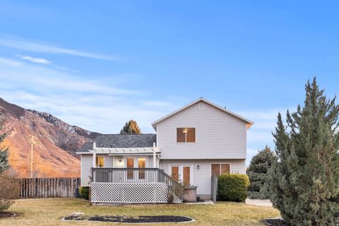 Tiny photo for 1016 E 2600 N, North Ogden, UT 84414 (MLS # 2139925)