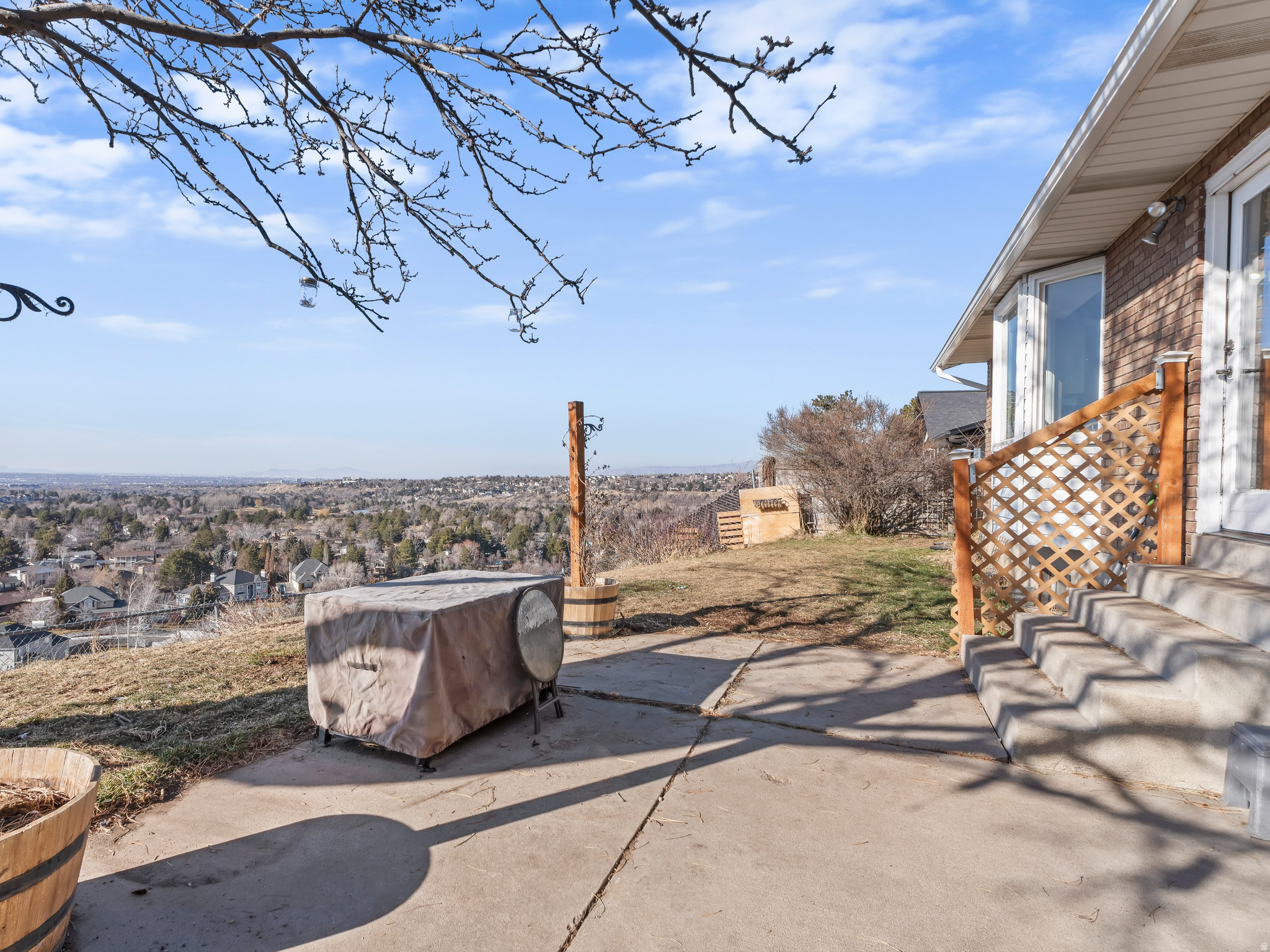 ALTA HILLS - Residential