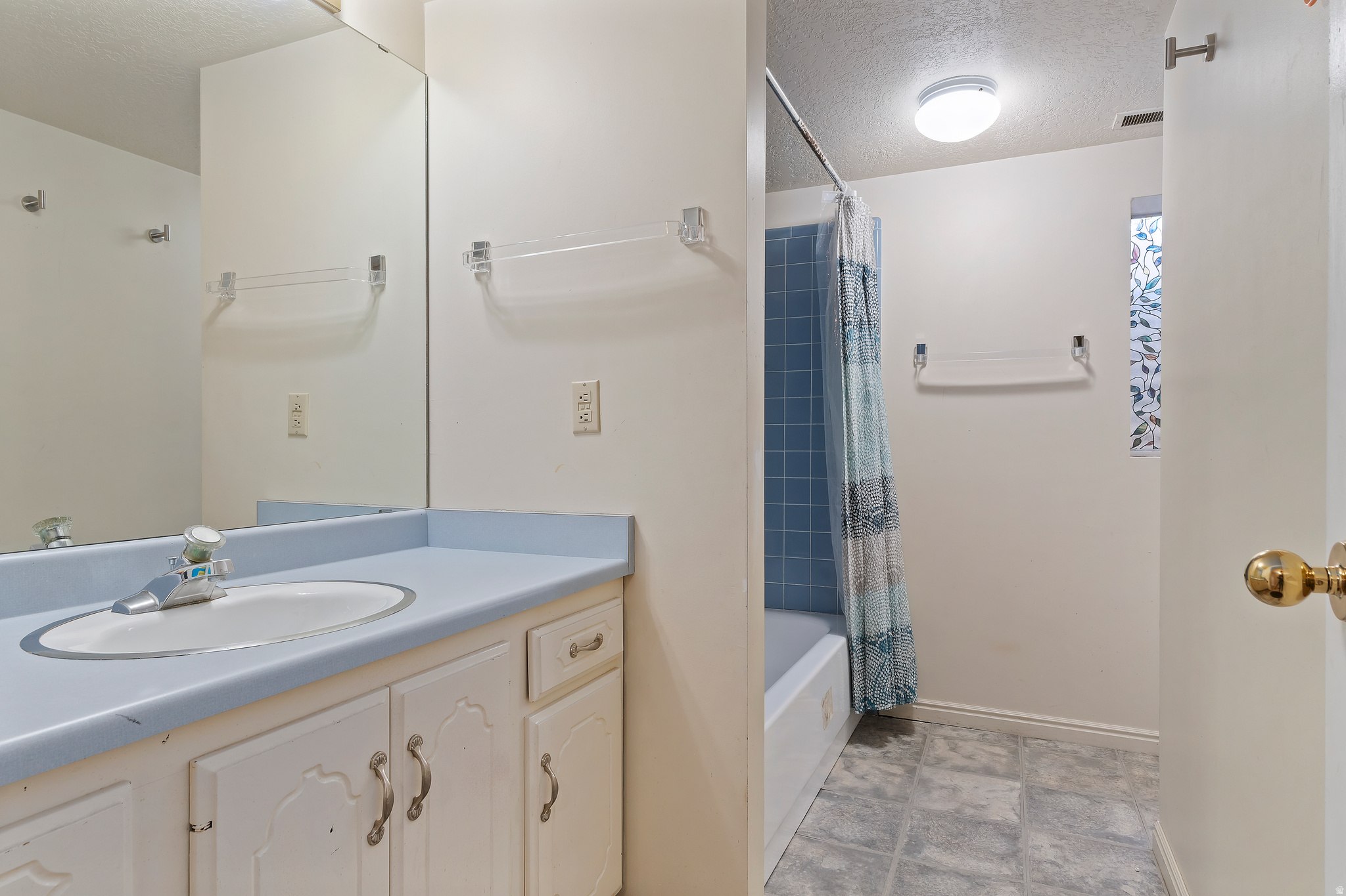 ALTA HILLS - Residential