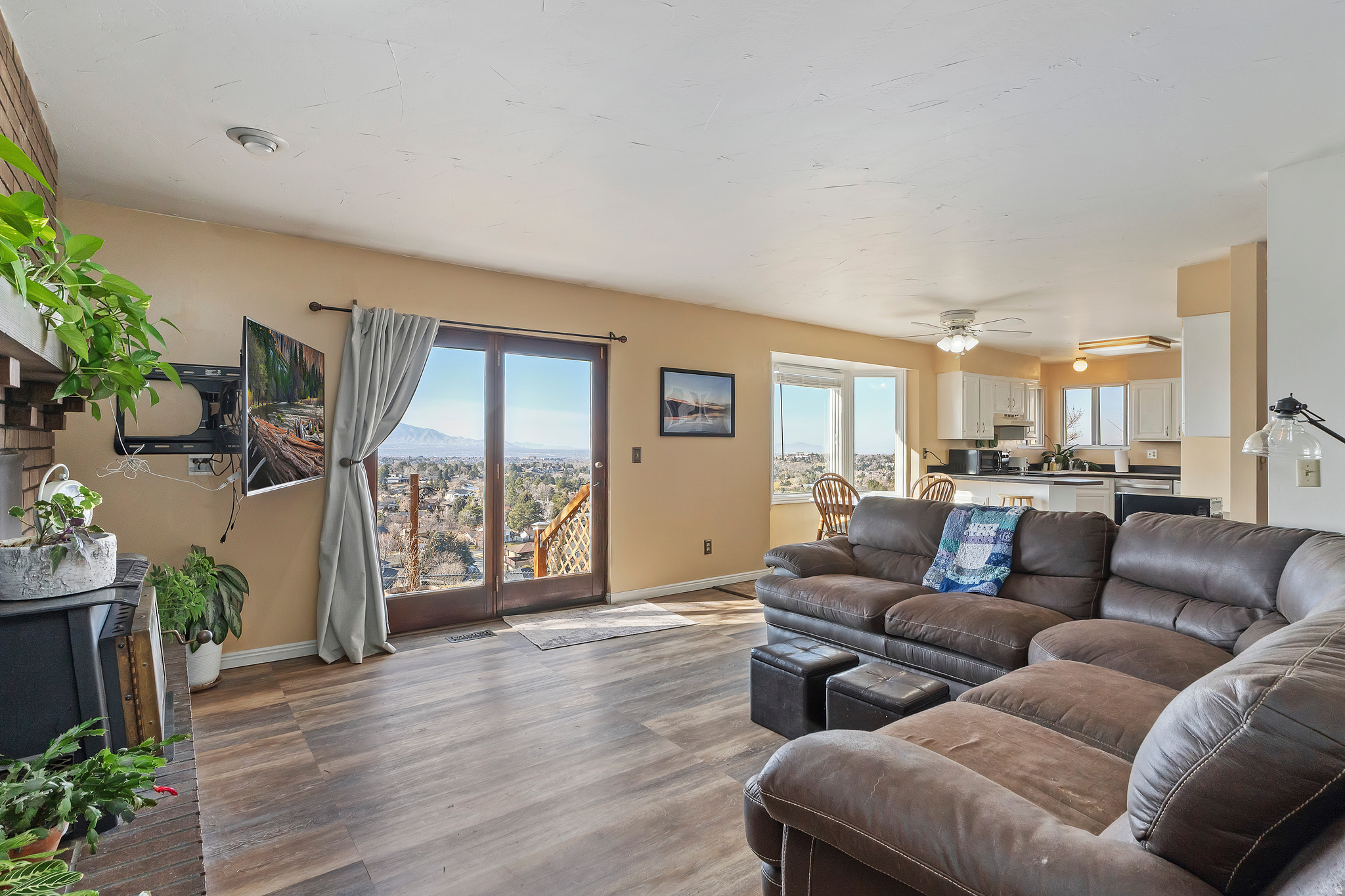 ALTA HILLS - Residential