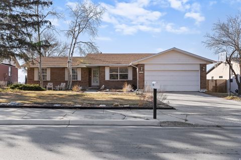 Photo of 8760 S RUSTLER RD E, Cottonwood Heights, UT 84093 (MLS # 2135084)