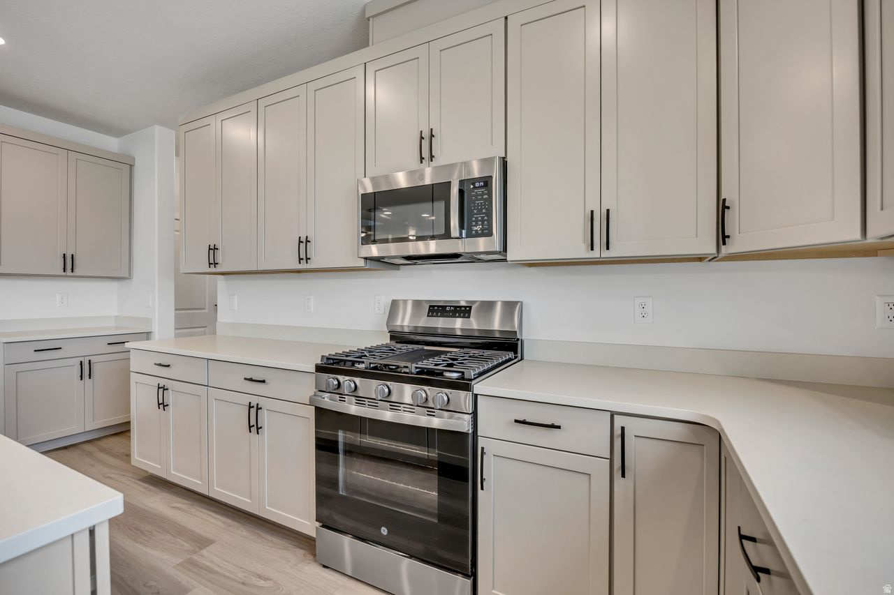 PARKVIEW AT SHORELINE - Residential