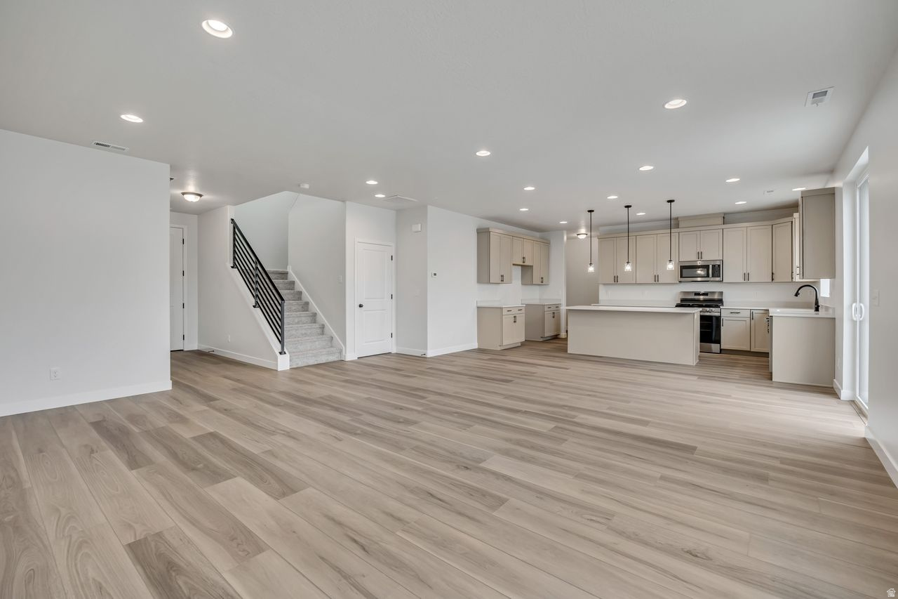 PARKVIEW AT SHORELINE - Residential