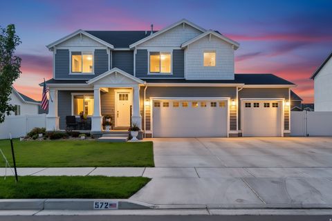 Tiny photo for 572 S CHAMBERLAIN ST, Mapleton, UT 84664 (MLS # 2146687)