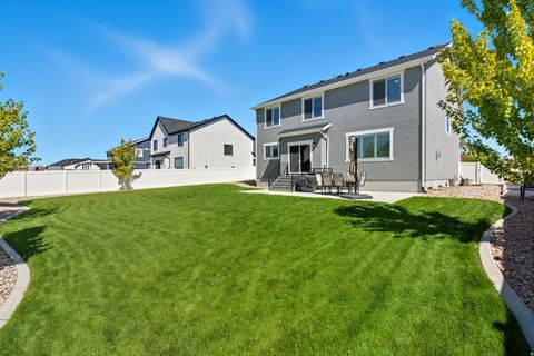 Tiny photo for 572 S CHAMBERLAIN ST, Mapleton, UT 84664 (MLS # 2146687)