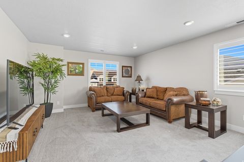 Tiny photo for 572 S CHAMBERLAIN ST, Mapleton, UT 84664 (MLS # 2146687)