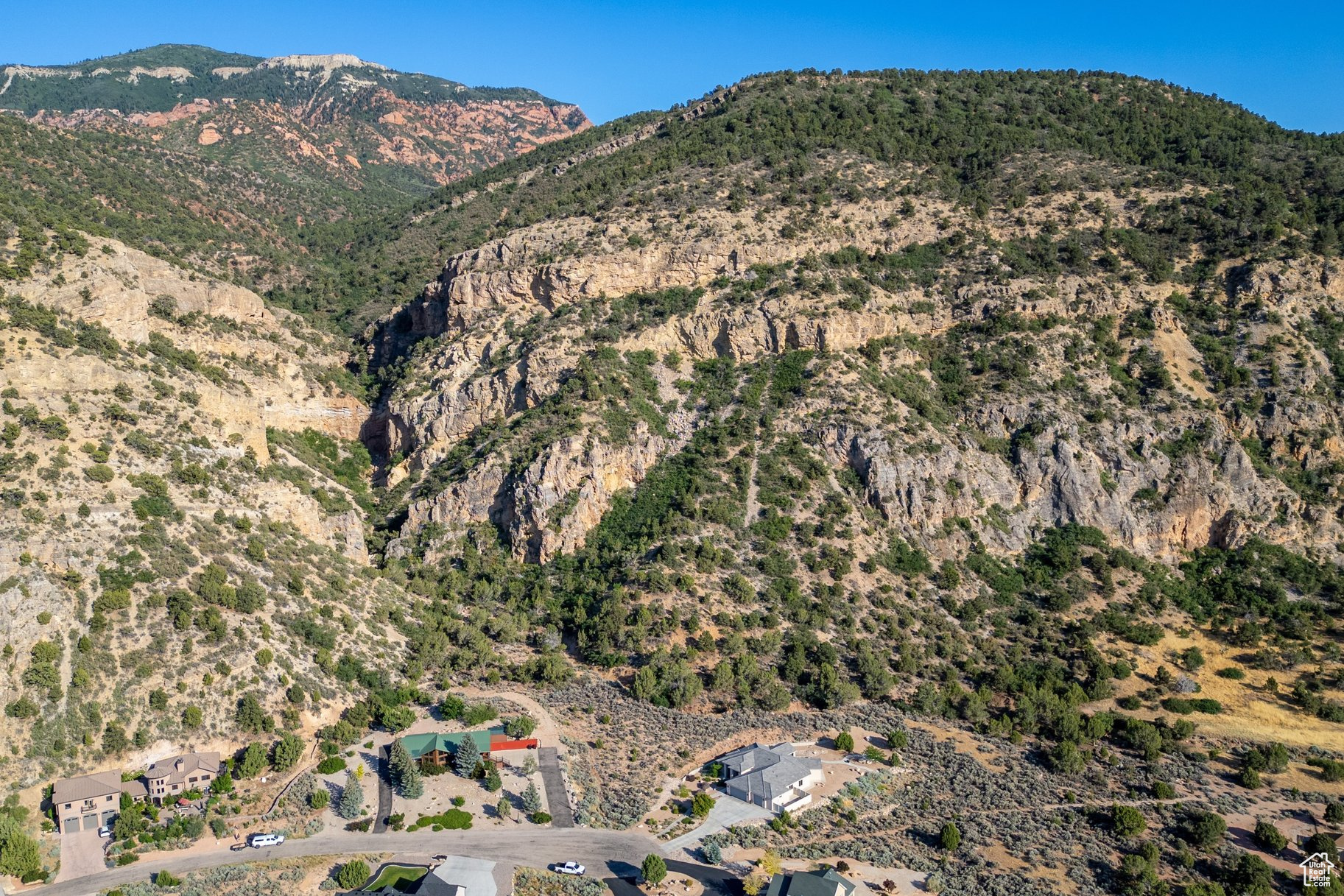 CHEKSHANI CLIFFS - Land