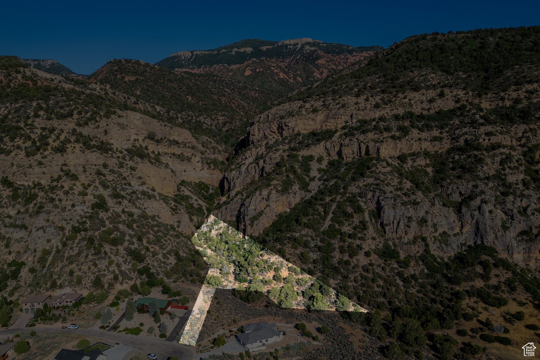 CHEKSHANI CLIFFS - Land