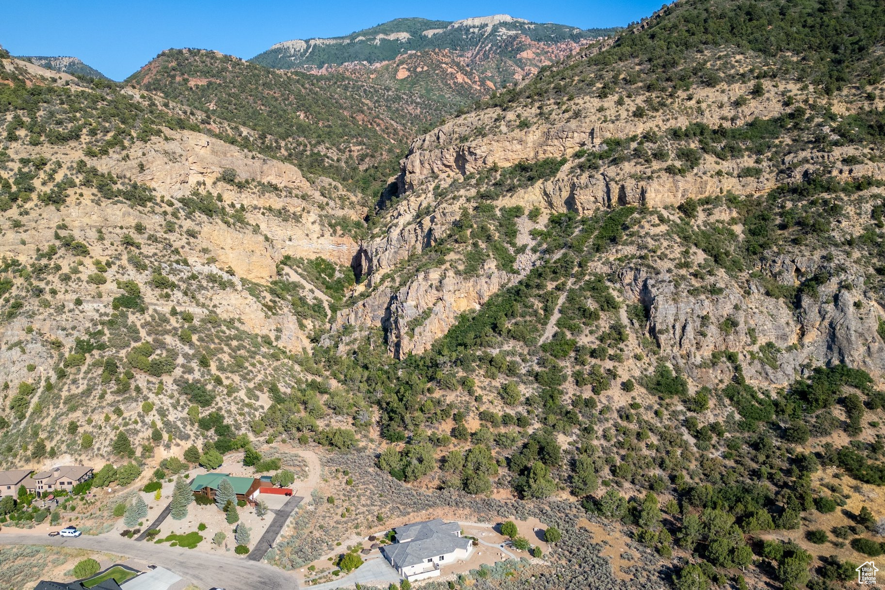 CHEKSHANI CLIFFS - Land
