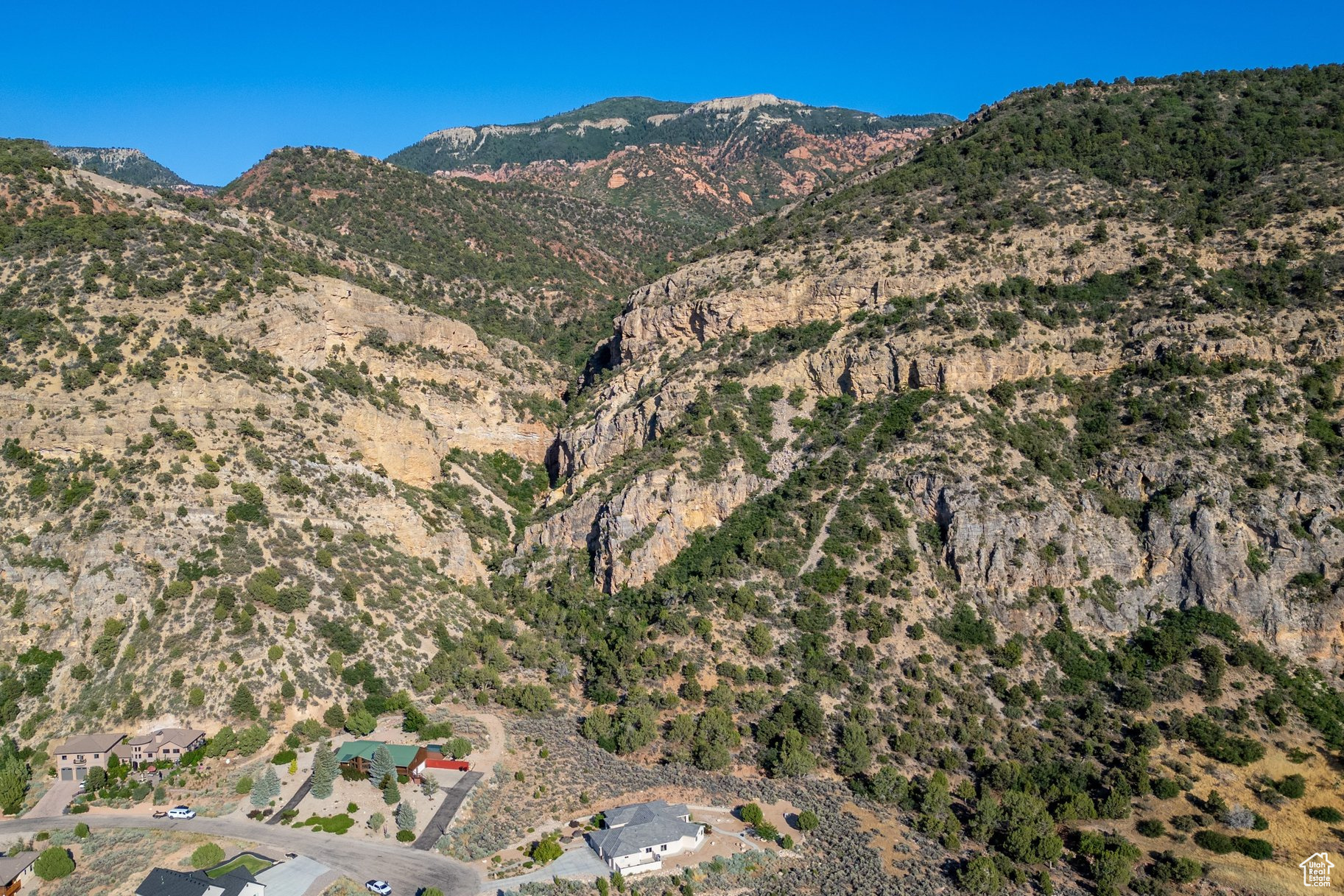 CHEKSHANI CLIFFS - Land