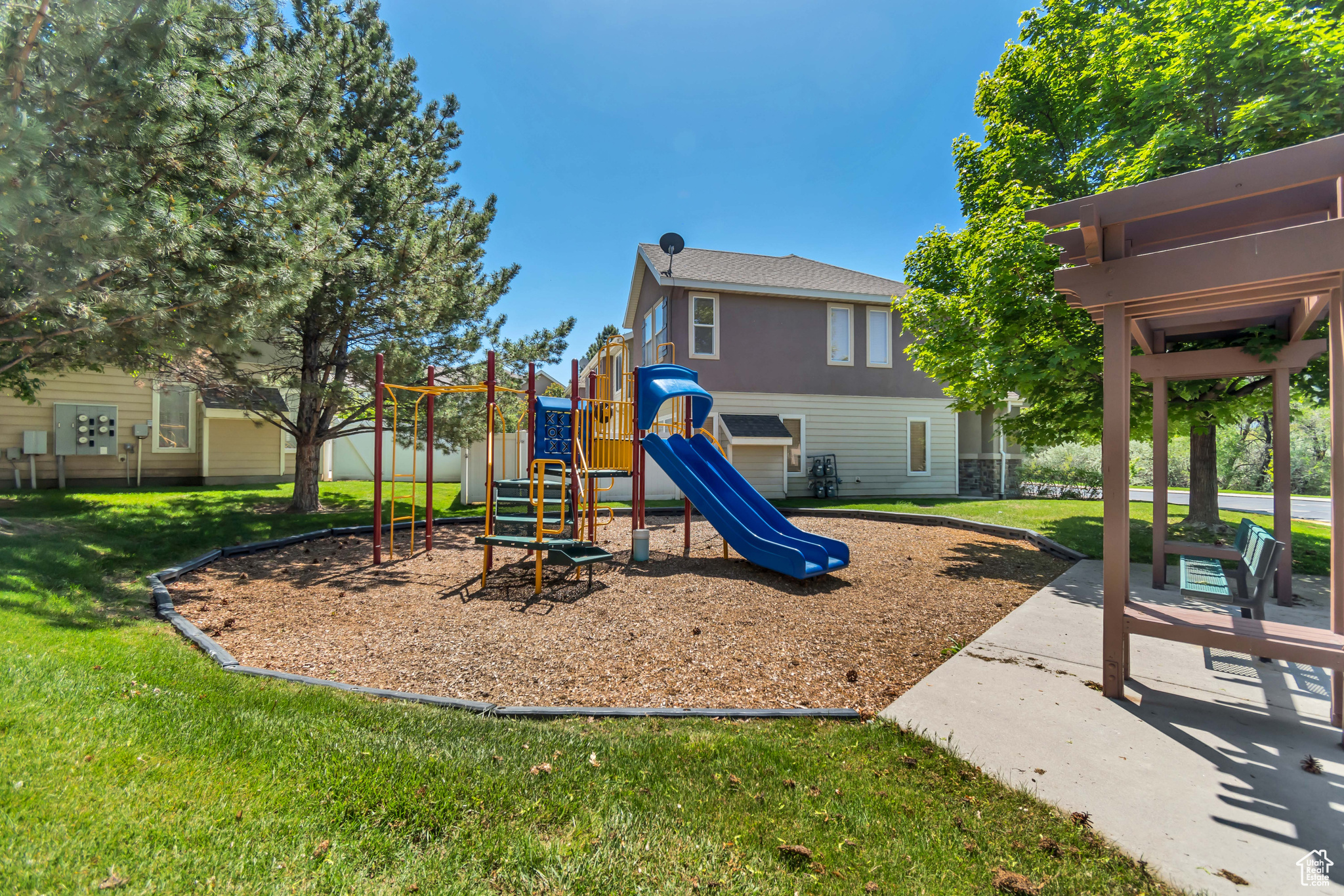 VINTAGE ON THE BLUFF - Residential