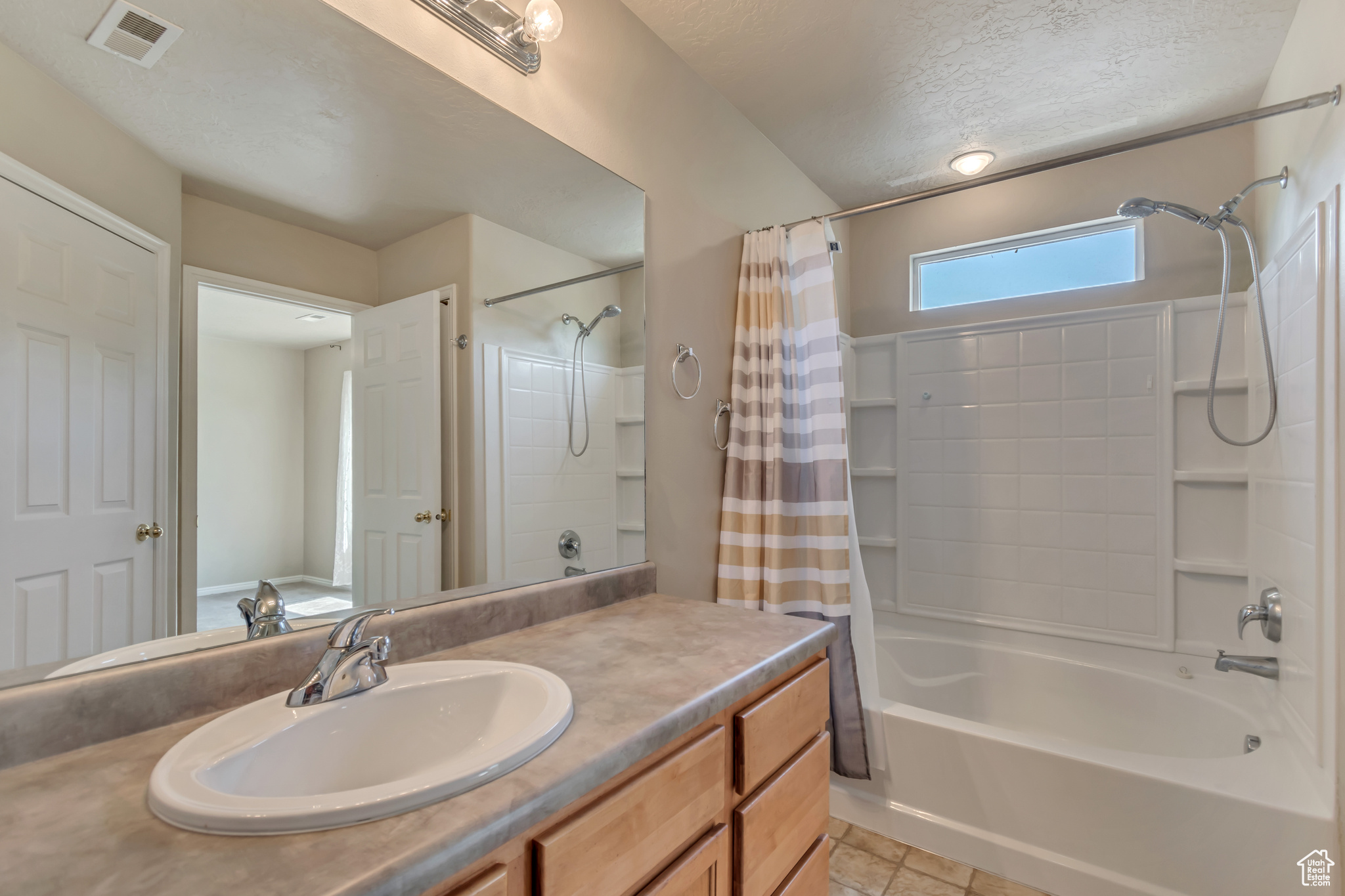 VINTAGE ON THE BLUFF - Residential