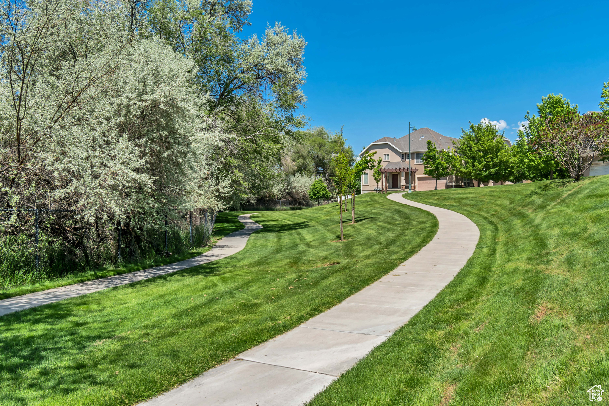 VINTAGE ON THE BLUFF - Residential