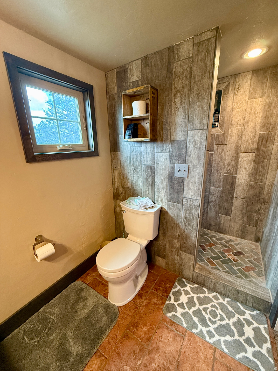 COUNTRY ROAD HAVEN - Residential