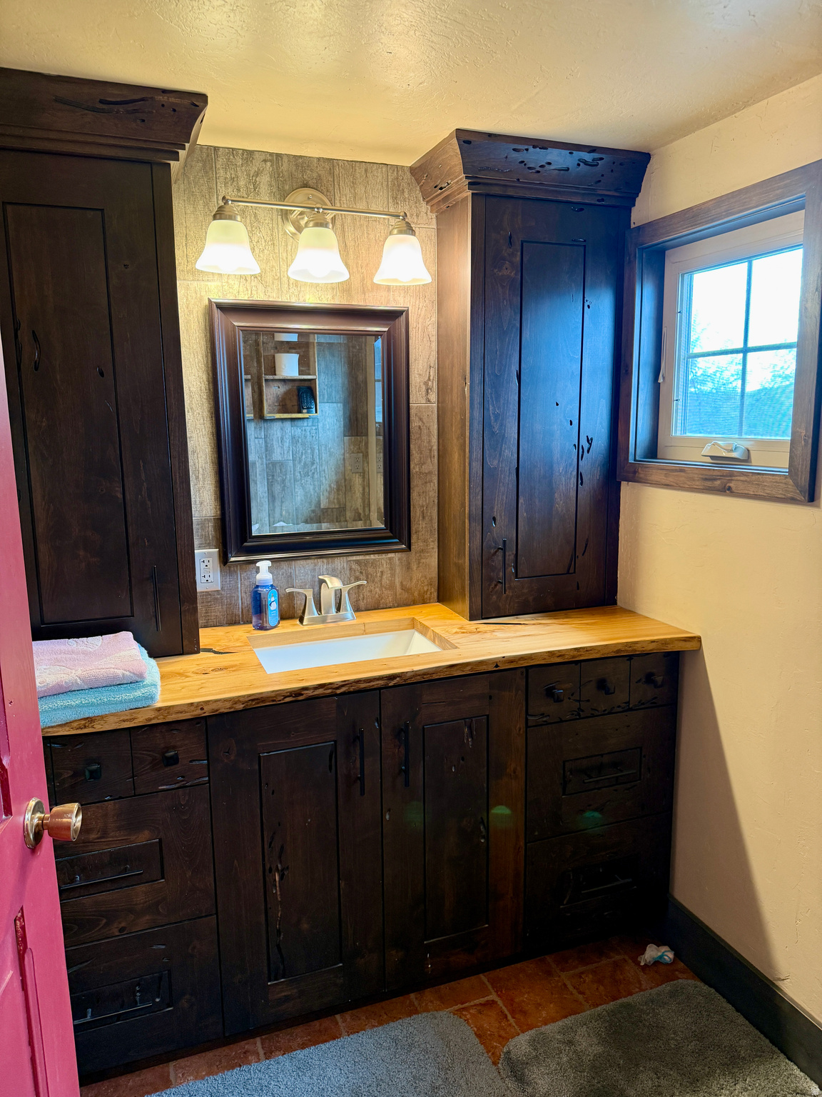 COUNTRY ROAD HAVEN - Residential