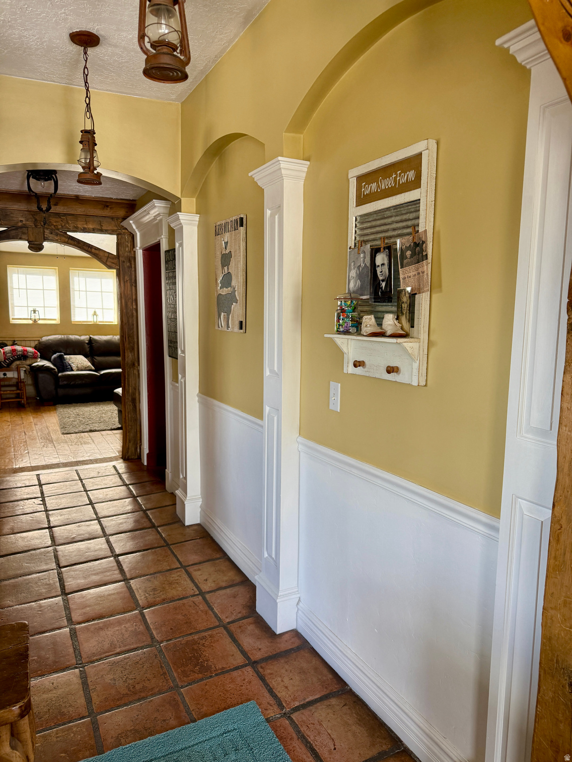 COUNTRY ROAD HAVEN - Residential