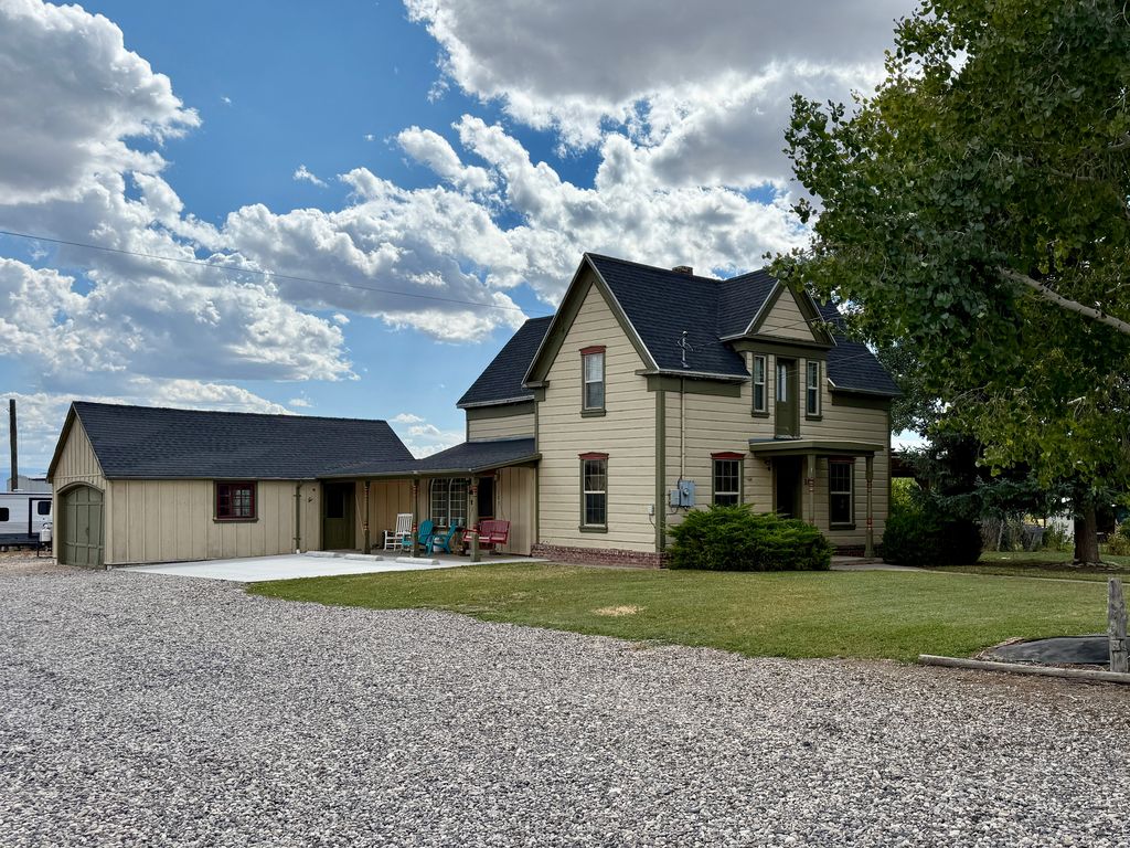 Photo of 101 W 300 S, Fairview, UT 84629 (MLS # 2148984)