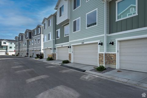 Tiny photo for 3944 N EAGLE POINT LN N, Eagle Mountain, UT 84005 (MLS # 2110759)