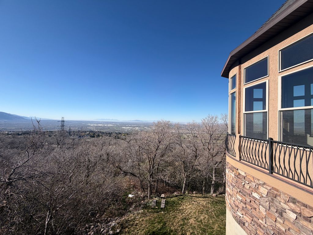 Photo of 5055 N WATERFALL DR W, Pleasant View, UT 84414 (MLS # 2145078)