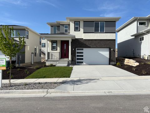 Photo of 912 W BELLSHILL DR #15, Murray, UT 84123 (MLS # 2125395)