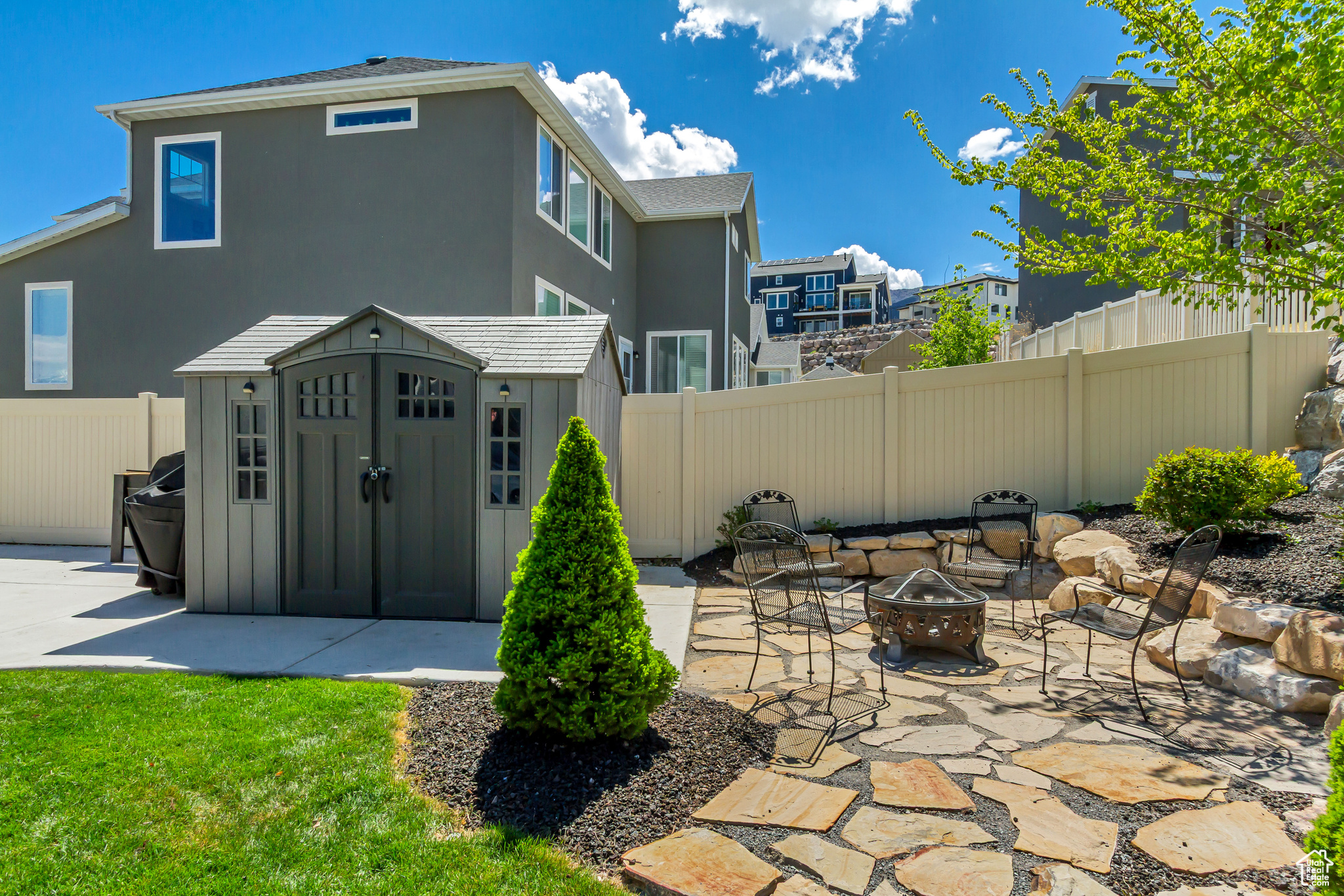 Saratoga Springs, Utah 84045, United States, 7 Bedrooms Bedrooms, ,3 BathroomsBathrooms,Residential,Pending,119324