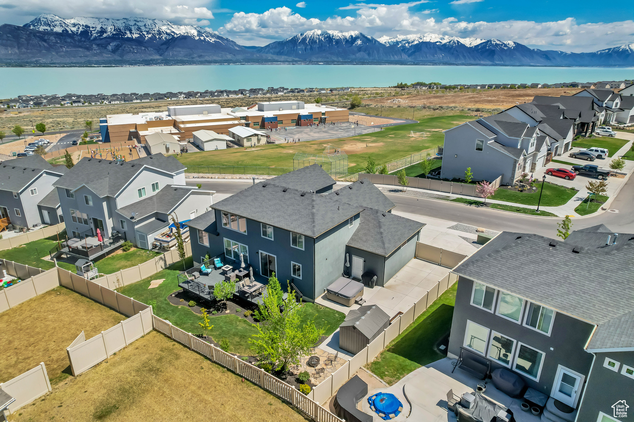 Saratoga Springs, Utah 84045, United States, 7 Bedrooms Bedrooms, ,3 BathroomsBathrooms,Residential,Pending,119324