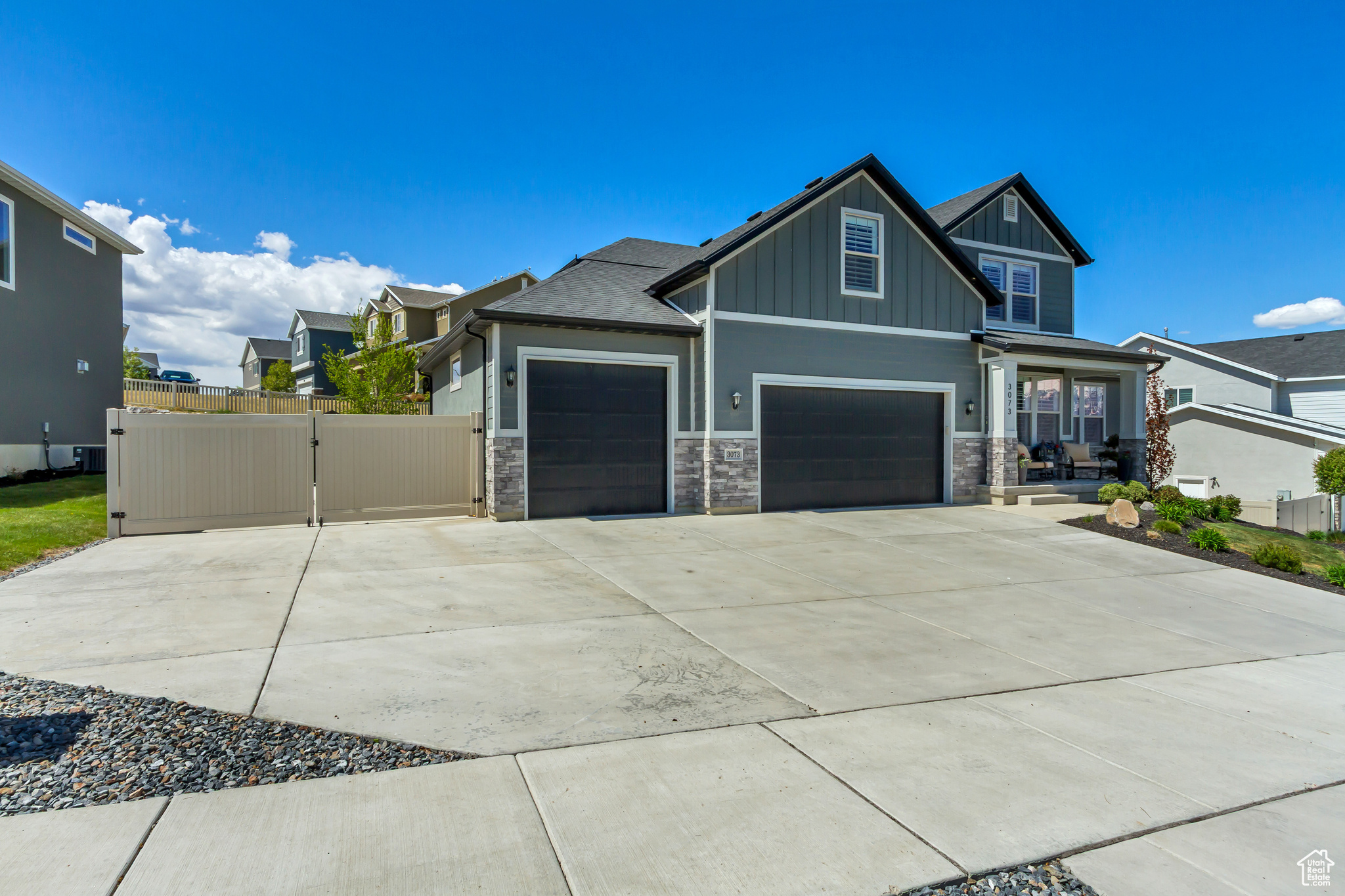 Saratoga Springs, Utah 84045, United States, 7 Bedrooms Bedrooms, ,3 BathroomsBathrooms,Residential,Pending,119324