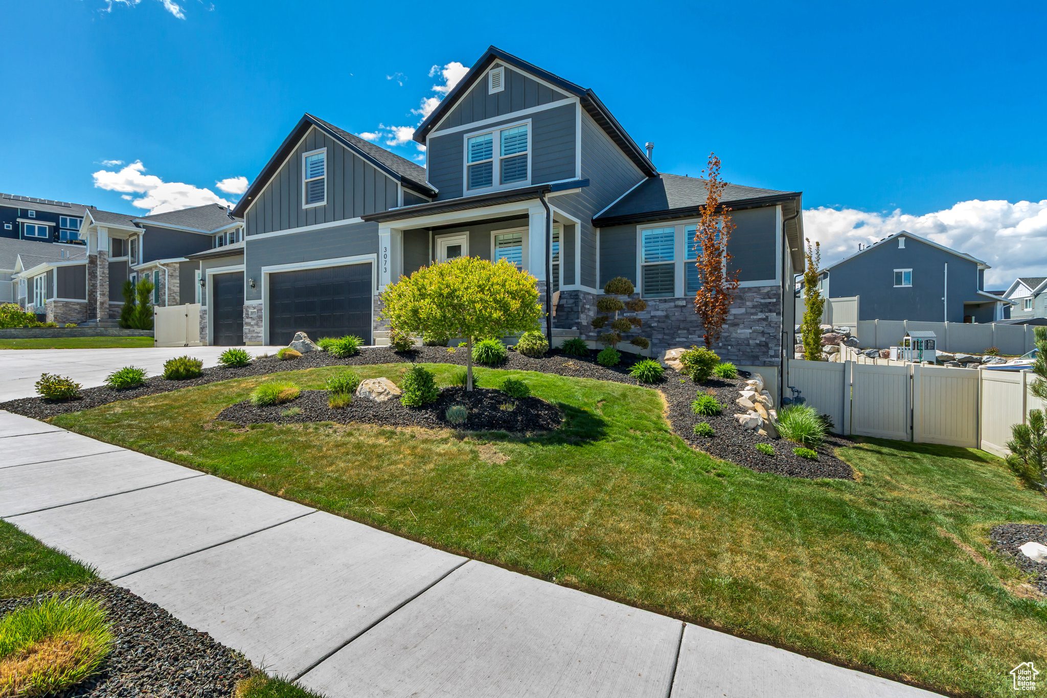 Saratoga Springs, Utah 84045, United States, 7 Bedrooms Bedrooms, ,3 BathroomsBathrooms,Residential,Pending,119324