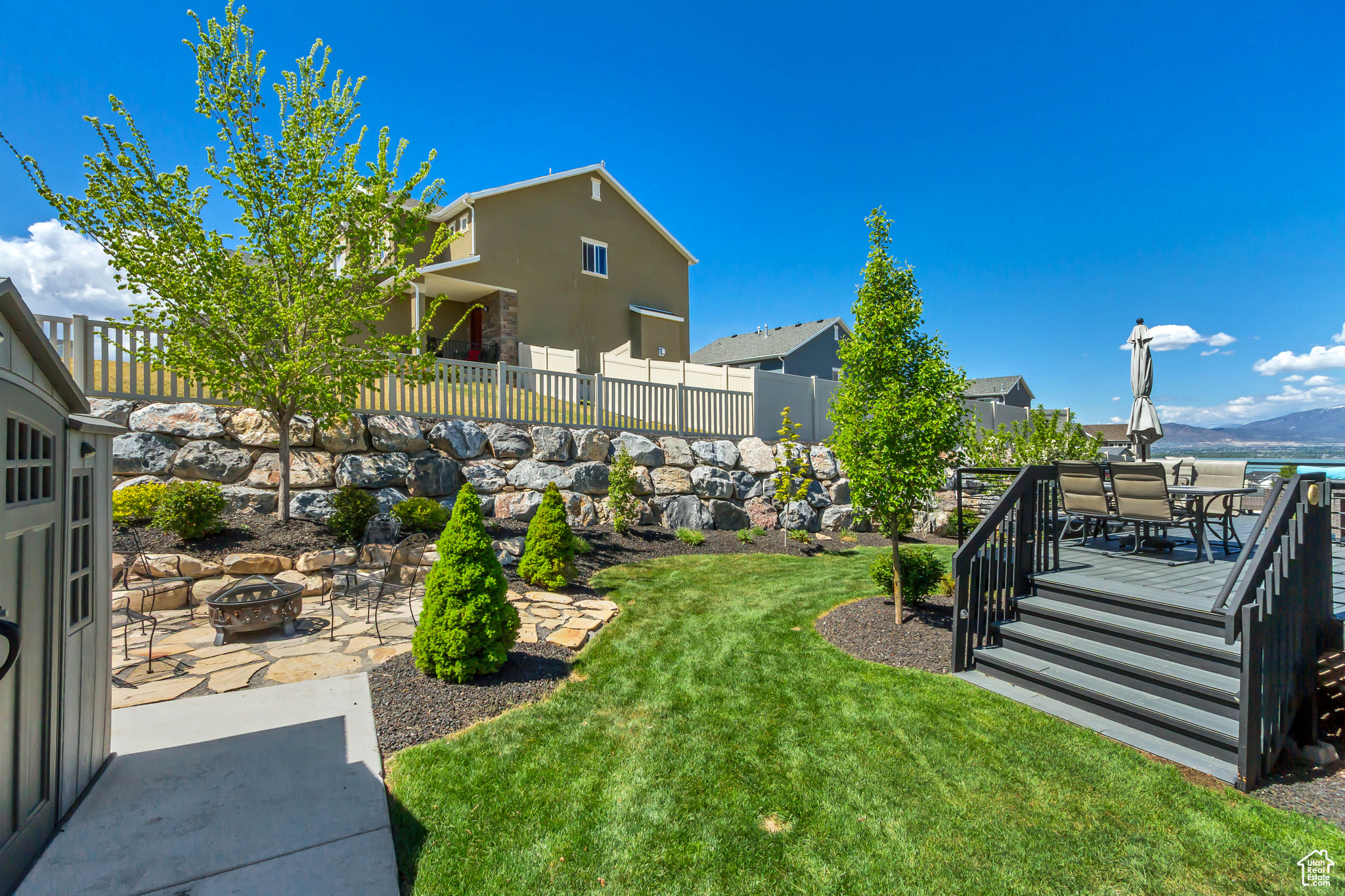 Saratoga Springs, Utah 84045, United States, 7 Bedrooms Bedrooms, ,3 BathroomsBathrooms,Residential,Pending,119324