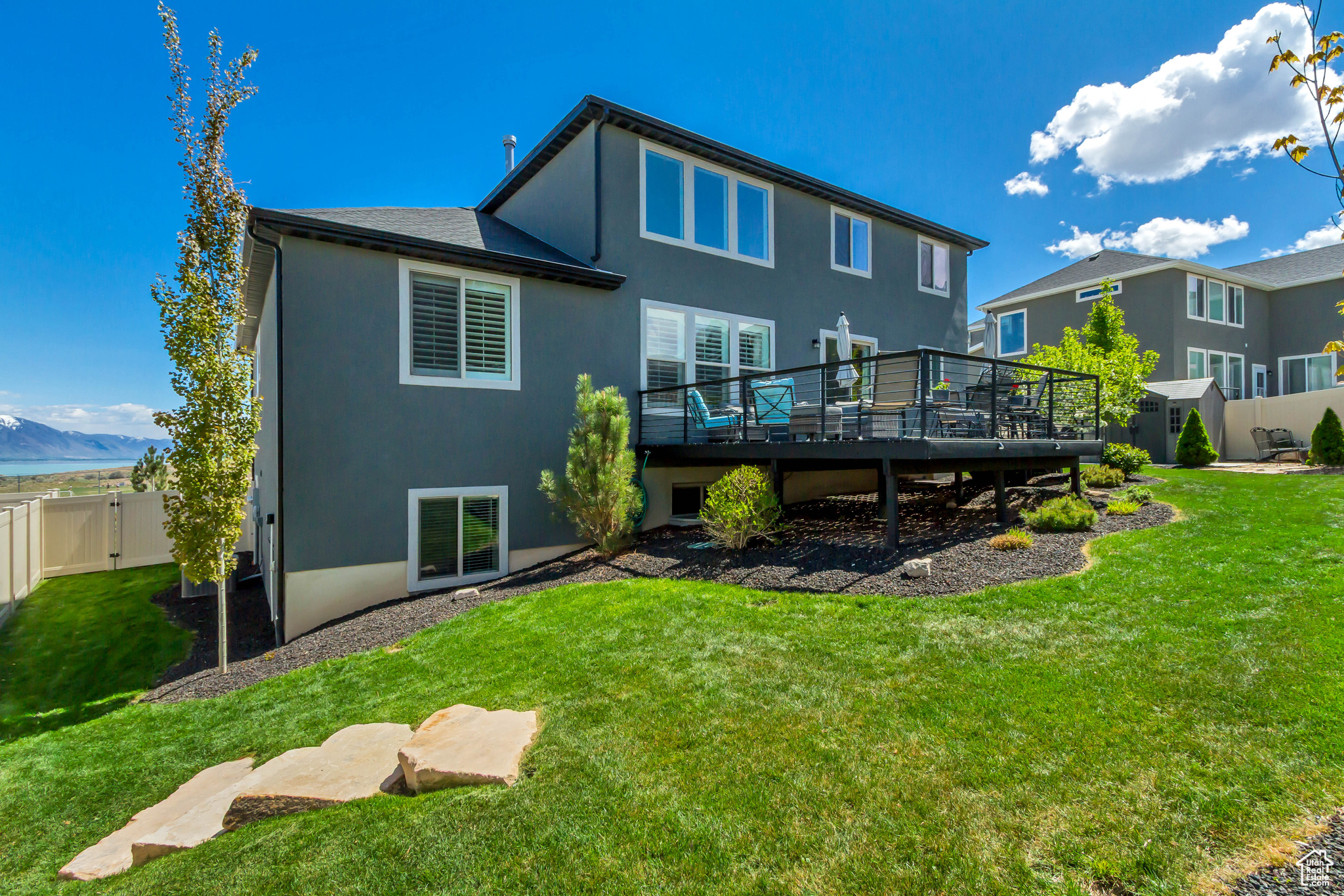 Saratoga Springs, Utah 84045, United States, 7 Bedrooms Bedrooms, ,3 BathroomsBathrooms,Residential,Pending,119324