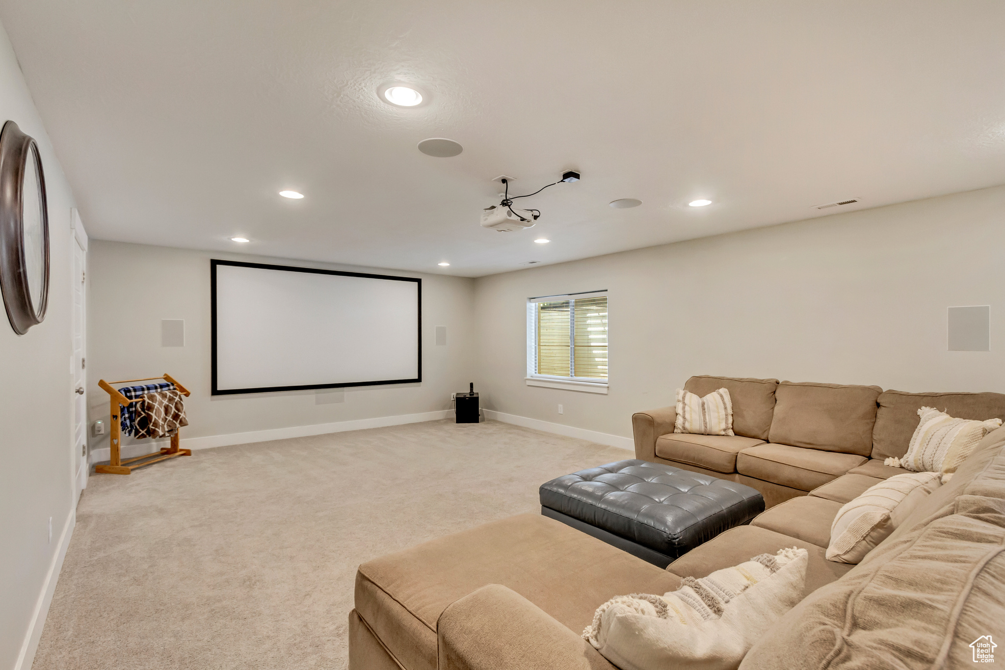 Saratoga Springs, Utah 84045, United States, 7 Bedrooms Bedrooms, ,3 BathroomsBathrooms,Residential,Pending,119324