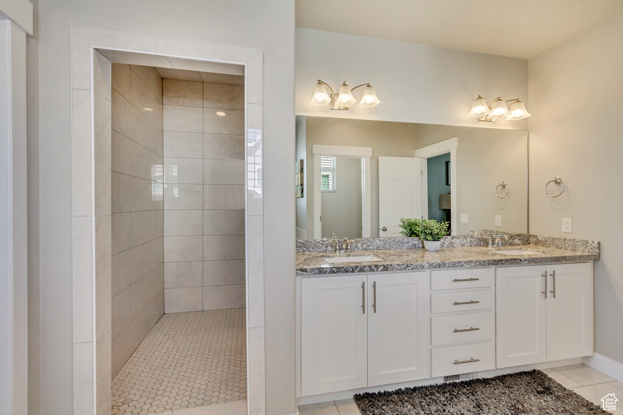 Saratoga Springs, Utah 84045, United States, 7 Bedrooms Bedrooms, ,3 BathroomsBathrooms,Residential,Pending,119324