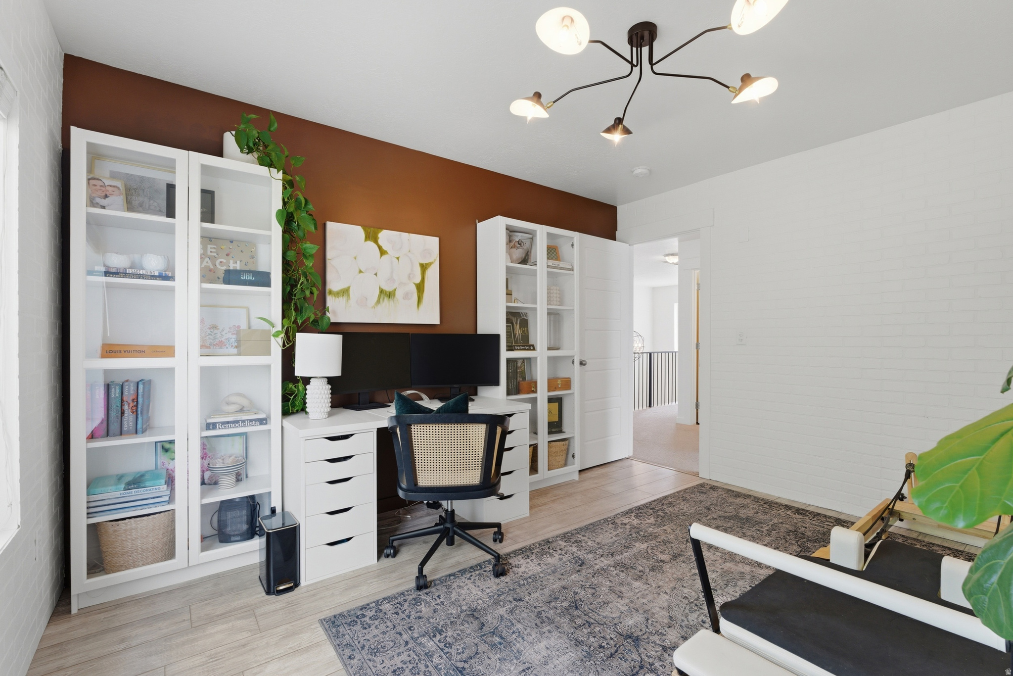 JORDAN WILLOWS - Residential