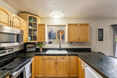 Tiny photo for 1404 N SPRING MOUNTAIN RD E, Springville, UT 84663 (MLS # 2143228)