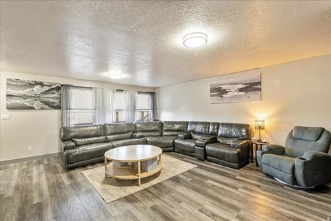 Tiny photo for 1404 N SPRING MOUNTAIN RD E, Springville, UT 84663 (MLS # 2143228)